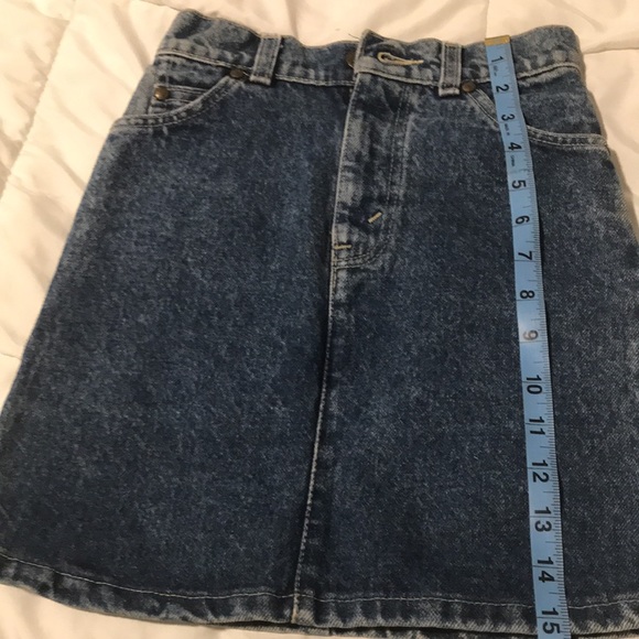 Levi's- small kid size - Picture 4 of 6